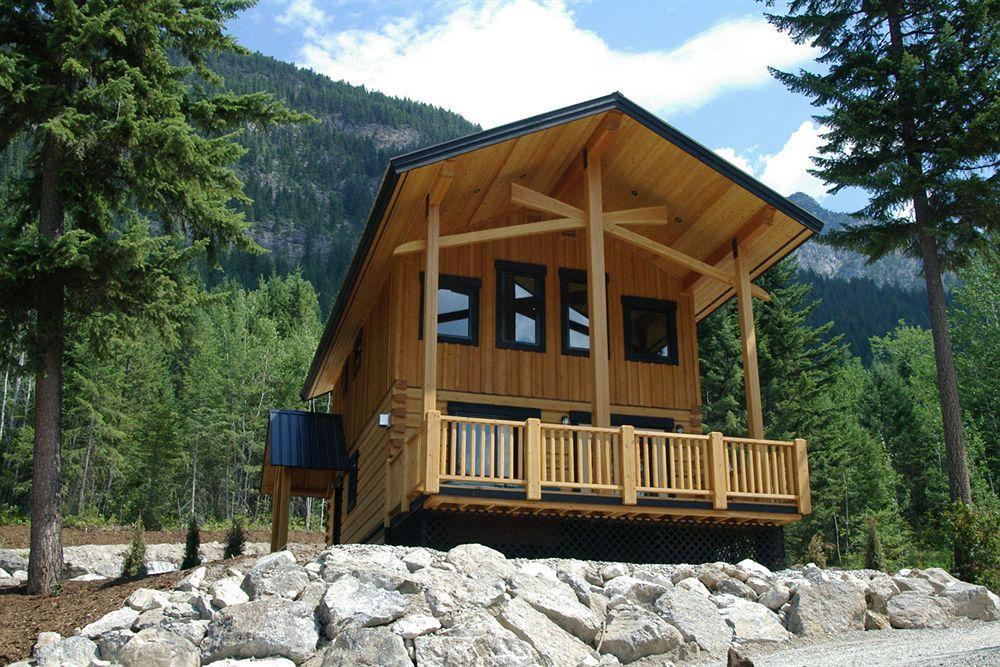 Mount 7 Lodges Golden Exterior photo