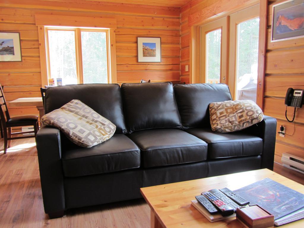 Mount 7 Lodges Golden Exterior photo