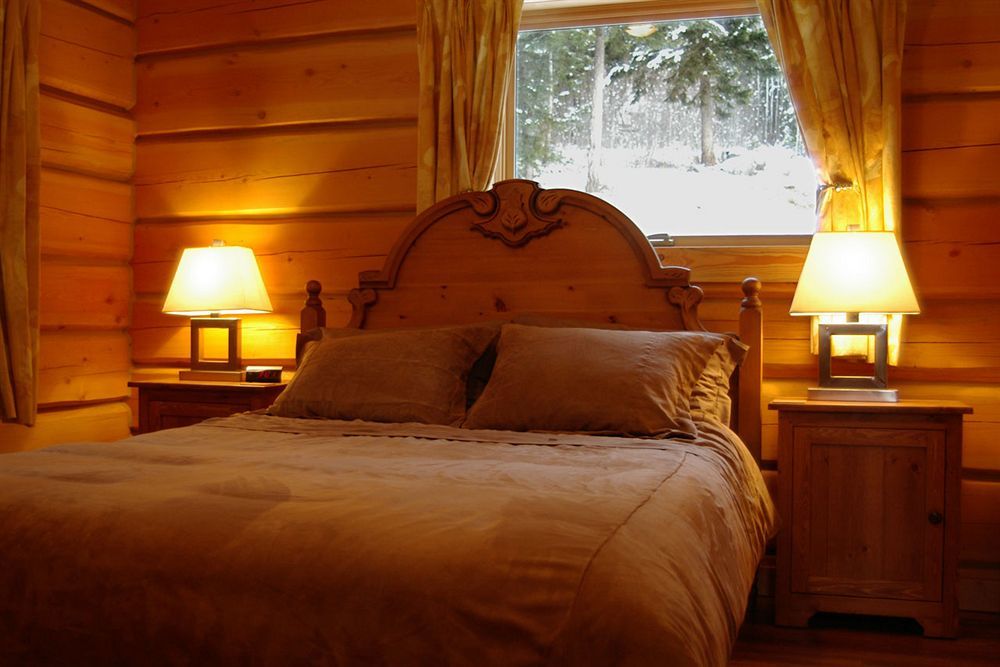 Mount 7 Lodges Golden Exterior photo