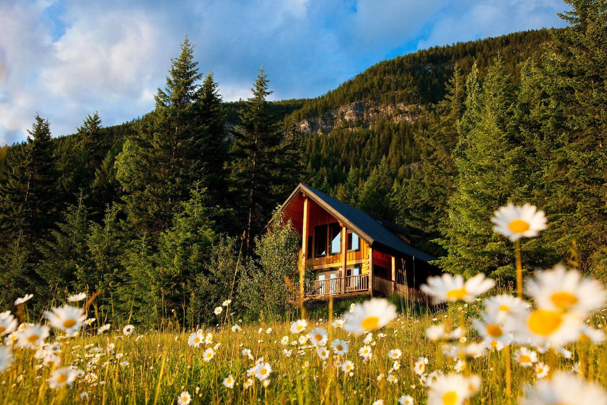 Mount 7 Lodges Golden Exterior photo