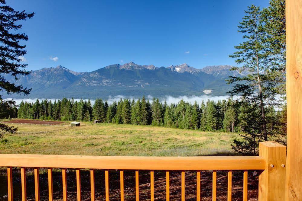 Mount 7 Lodges Golden Exterior photo